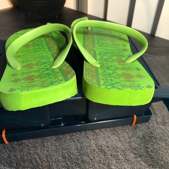 Havaianas Flash Green Pattern Flip Flop 9 - Picture 4 of 8